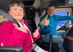 Lkw Fahrer Ueberraschten Krebskranke Kinder In Jena 11